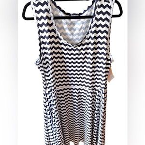 Lularoe 2X midnight blue and white Chevron print‎ sleeveless Nikki dress . NWT.